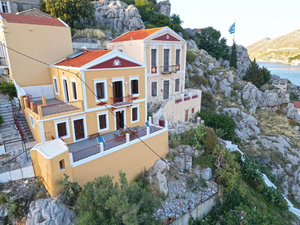 Property building, Facade/entrance, Day, Natural landscape, Bird's eye view