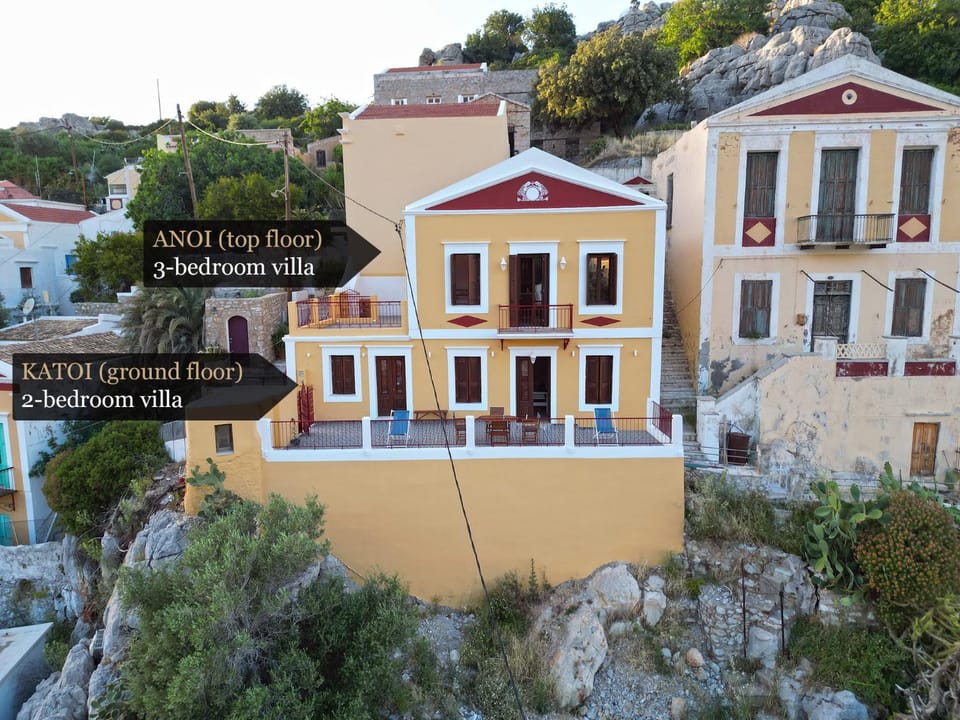 Property building, Facade/entrance, Day, Bird's eye view, Balcony/Terrace