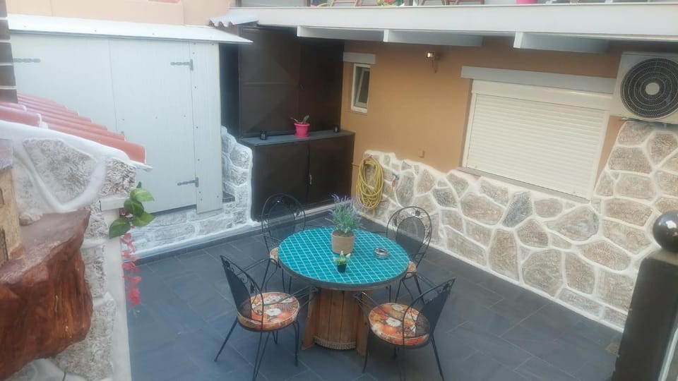Dolphins Apartment in Samos, Greece