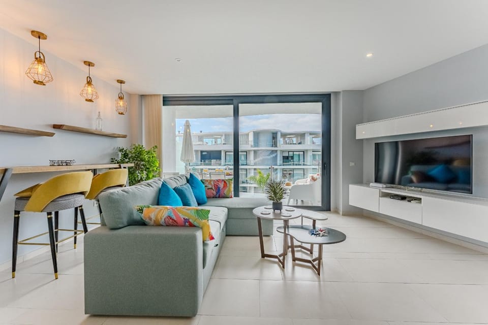 Exclusive Penthouse - 85m pool - private garage - 3 terraces Apartment in Palm-Mar