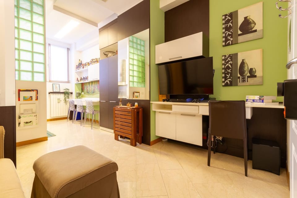 Modern and cozy apt in Darsena area Apartment in Milan