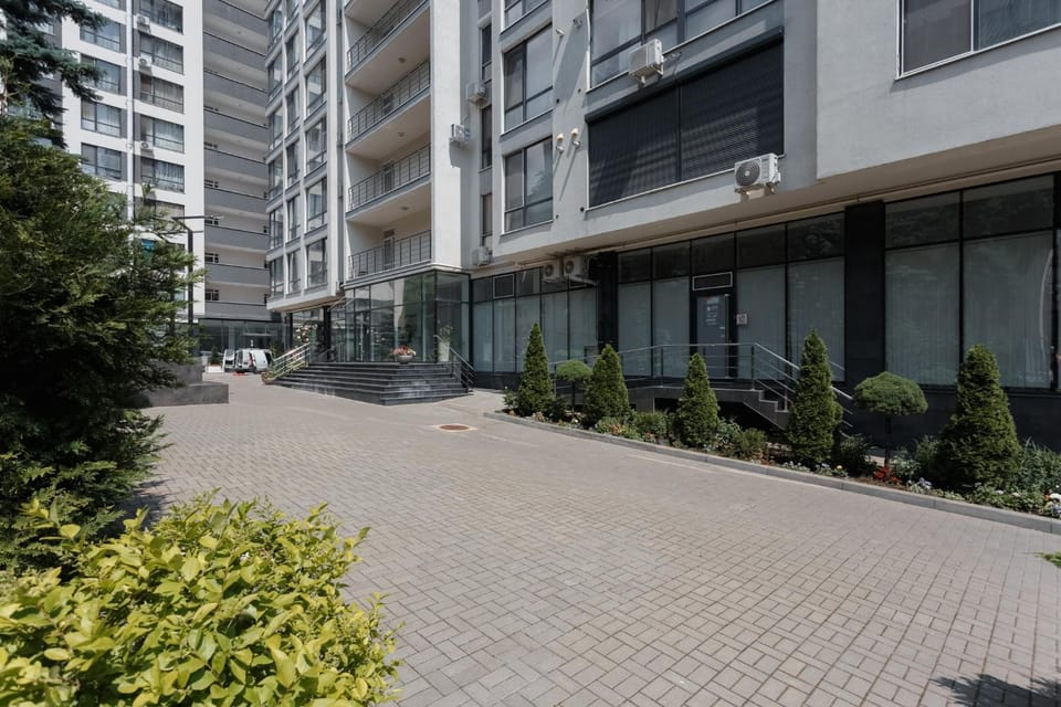 Property building, Day, Neighbourhood