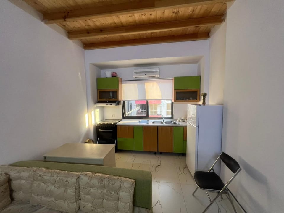 Kitchen or kitchenette, Living room, oven