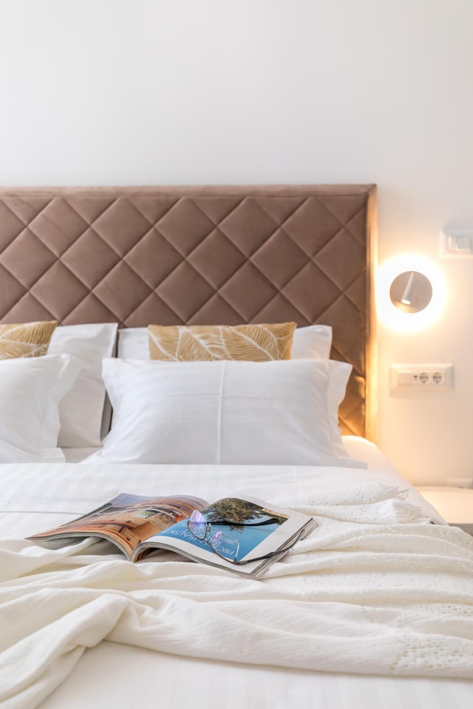 Bed, Bedroom, internet