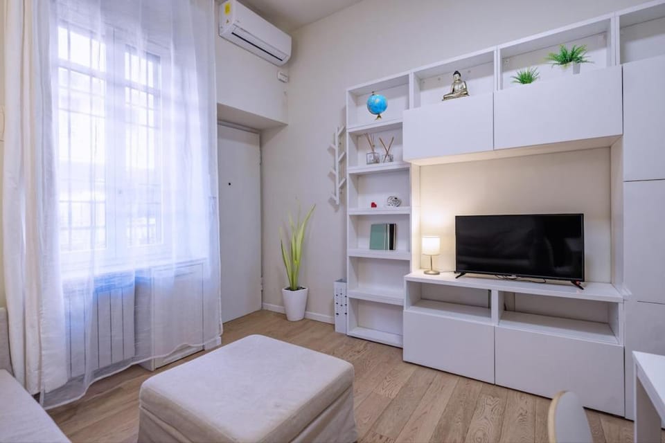 A 400m dalla metro con WiFi più parcheggio privato bici Apartment in Milan