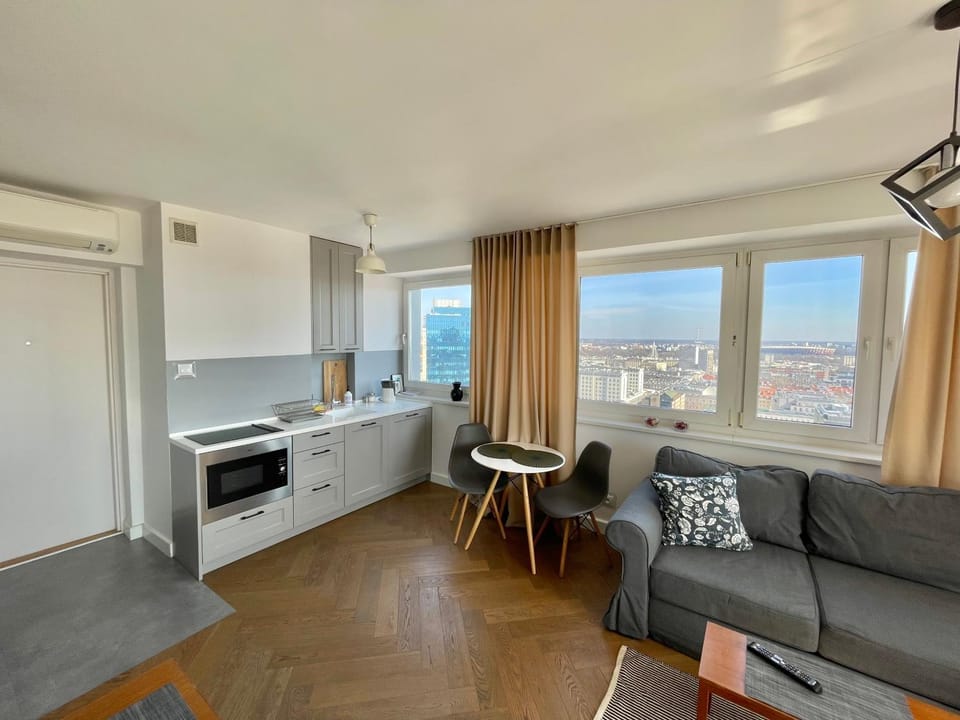 Kitchen or kitchenette, Seating area
