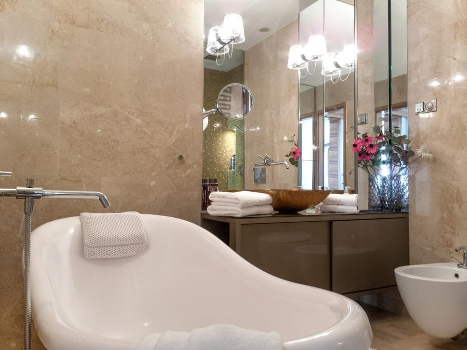Shower, Toilet, Bathroom, Bath, bidet, hair dryier, towels