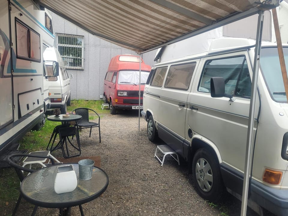 YOUTH- Vw-ostel, Lofoten Backyard, Good ONLY! Capsule hotel in Lofoten