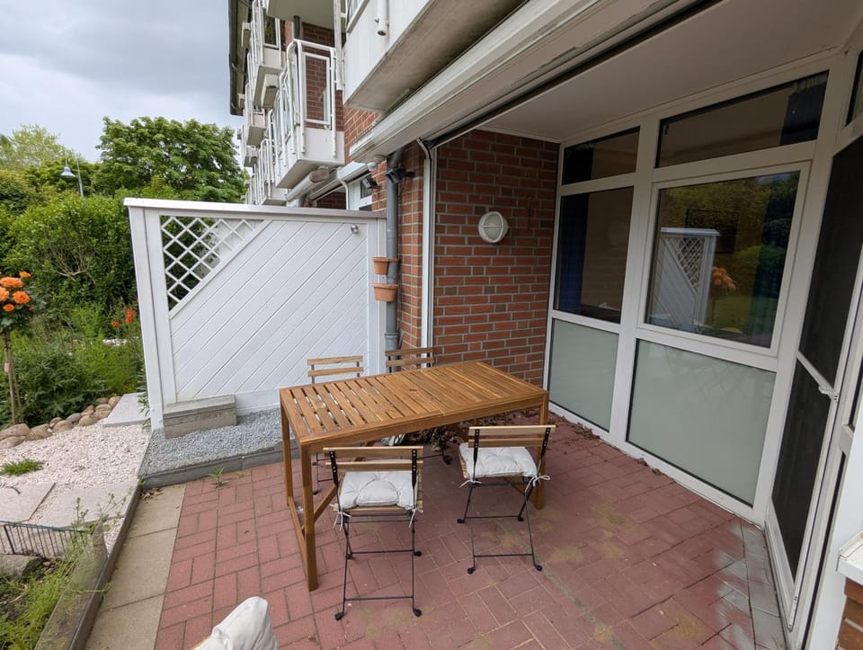 Property building, Patio, Day, View (from property/room), Balcony/Terrace, Dining area