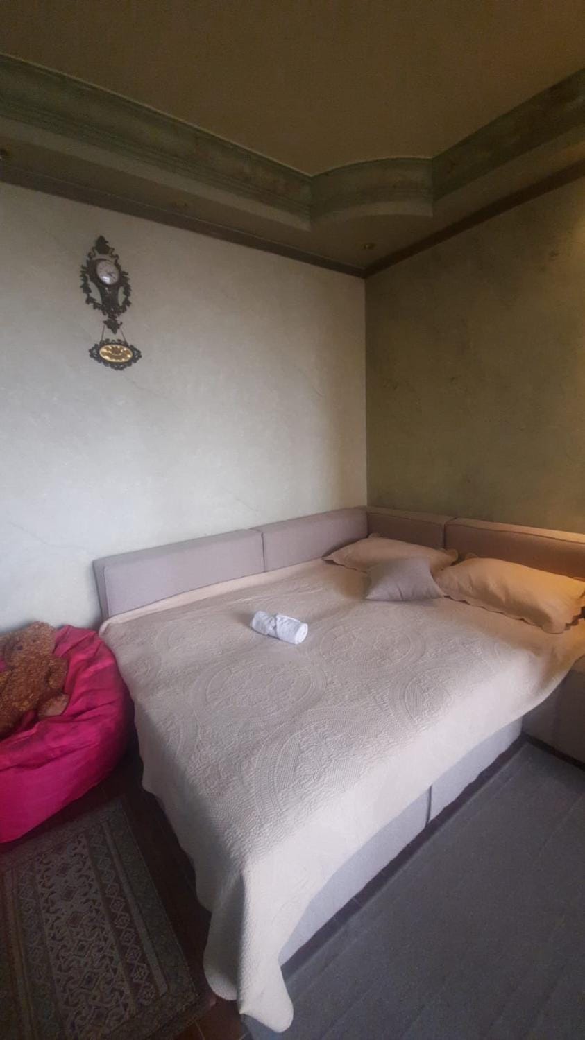 Luxurious panoramic Nile view room Vacation rental in Cairo Governorate
