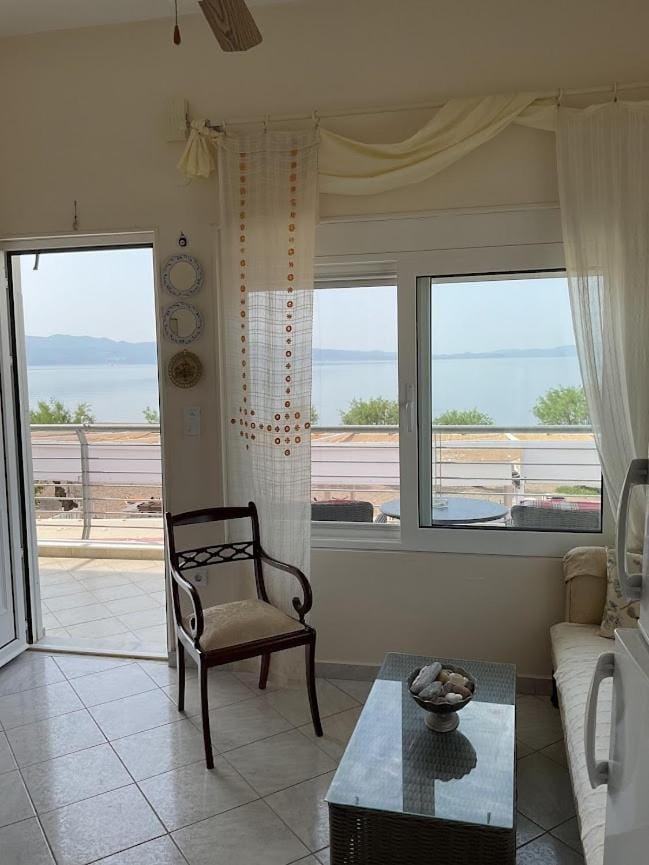 Patio, Natural landscape, View (from property/room), Balcony/Terrace, Kitchen or kitchenette, Living room, Seating area, Dining area, Sea view