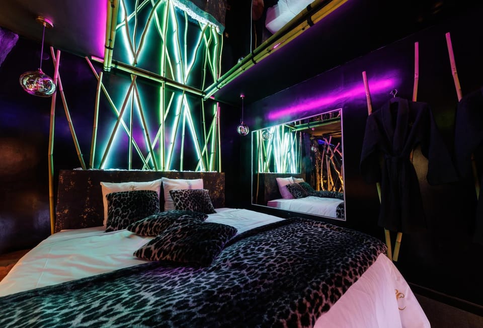 Bed, Night