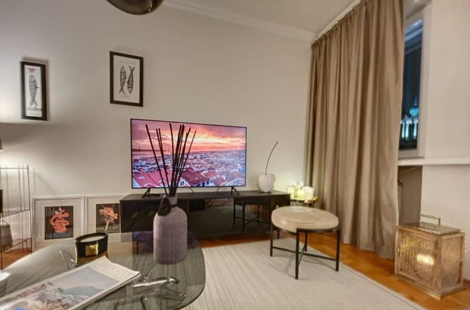 Superbe last floor next Presidency Apartment in Sofia