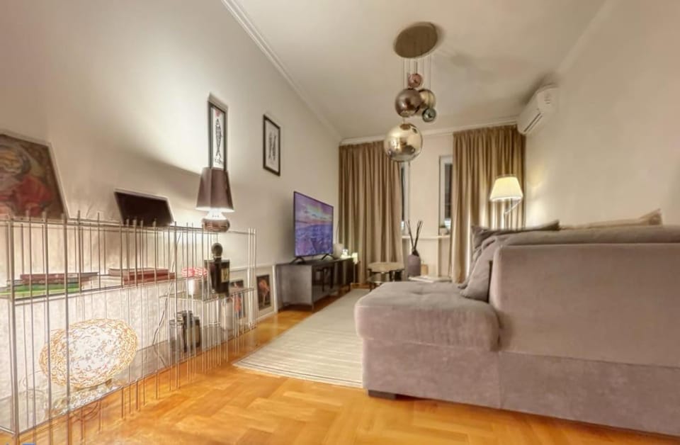Superbe last floor next Presidency Apartment in Sofia