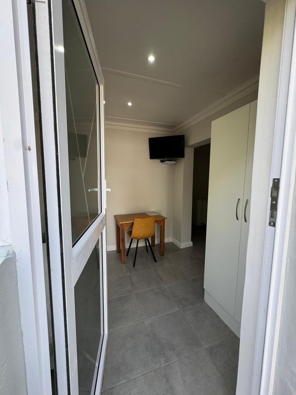 TV and multimedia, Seating area