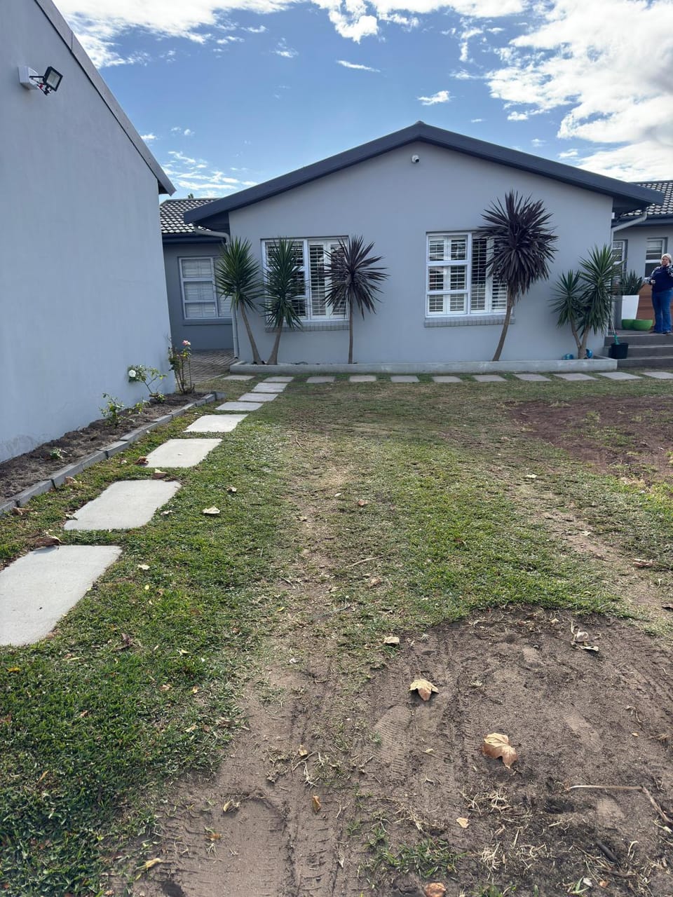 Property building, Garden view, Parking