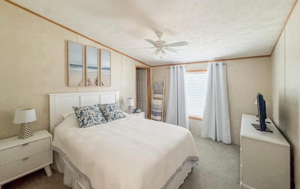 3br-2ba I amazing outdoors I close to everything House in Sussex County