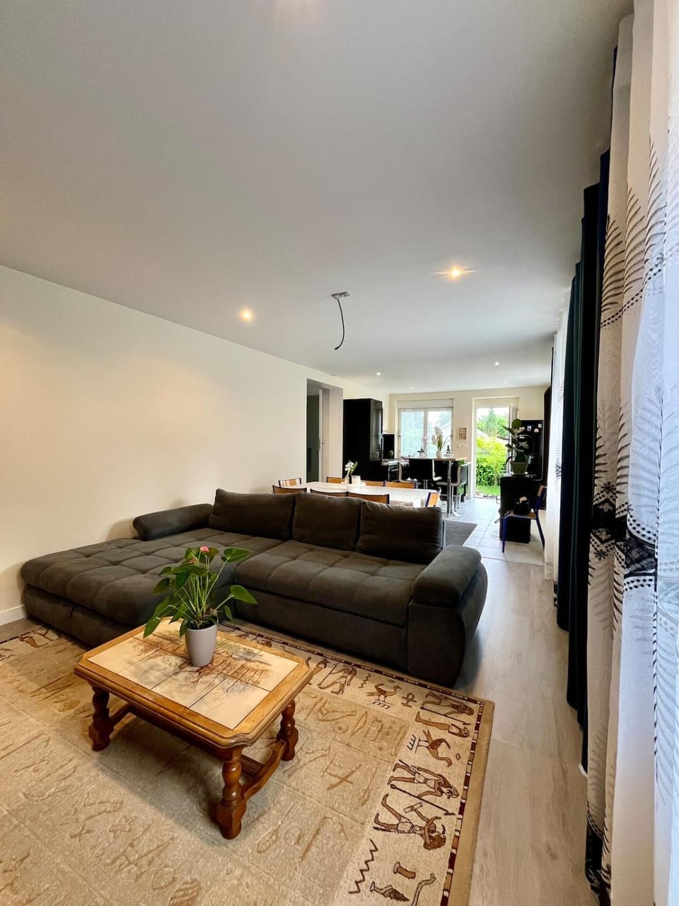 TV and multimedia, Living room, Seating area
