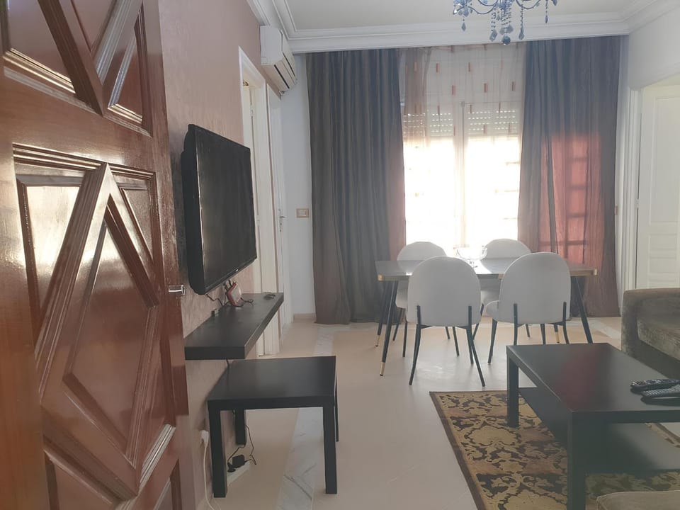 Communal lounge/ TV room, Winter, TV and multimedia, Living room, Seating area, Dining area, Evening entertainment, Entertainment, hair dresser, internet, internet, air conditioner