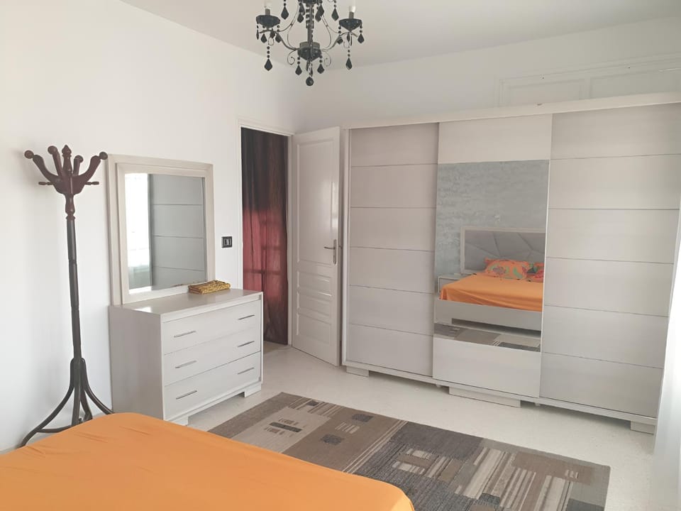 Bed, Bathroom, Photo of the whole room, Bedroom, Entertainment, heating, heating, internet, internet, internet, wardrobe, air conditioner