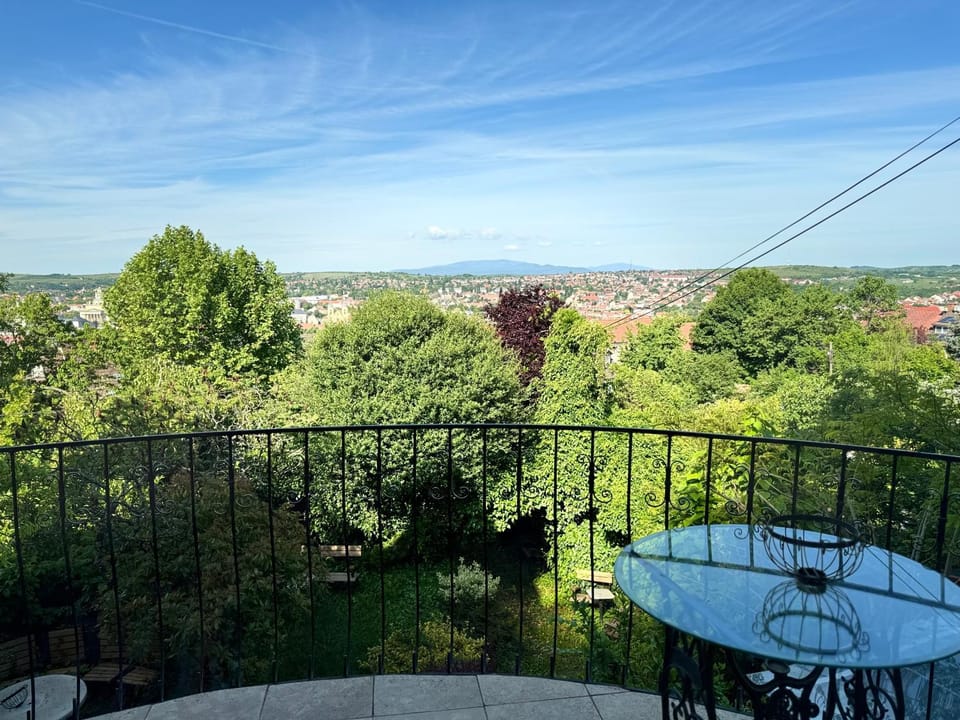 View (from property/room), Balcony/Terrace, Mountain view
