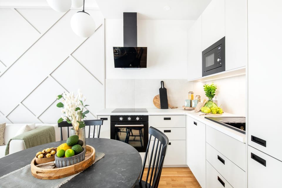 Kitchen or kitchenette, Dining area, oven, stove