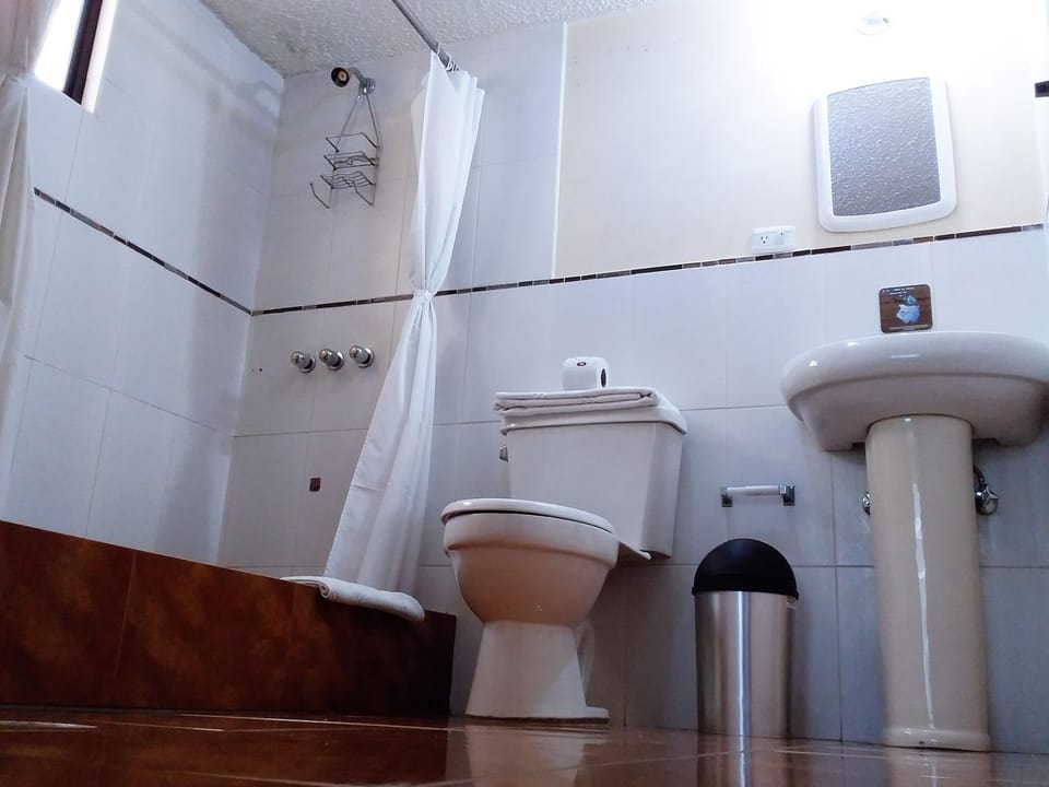 Hostal El Roble Bed and Breakfast in Quito