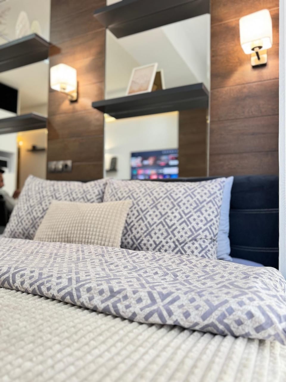 Bed, Photo of the whole room, Bedroom