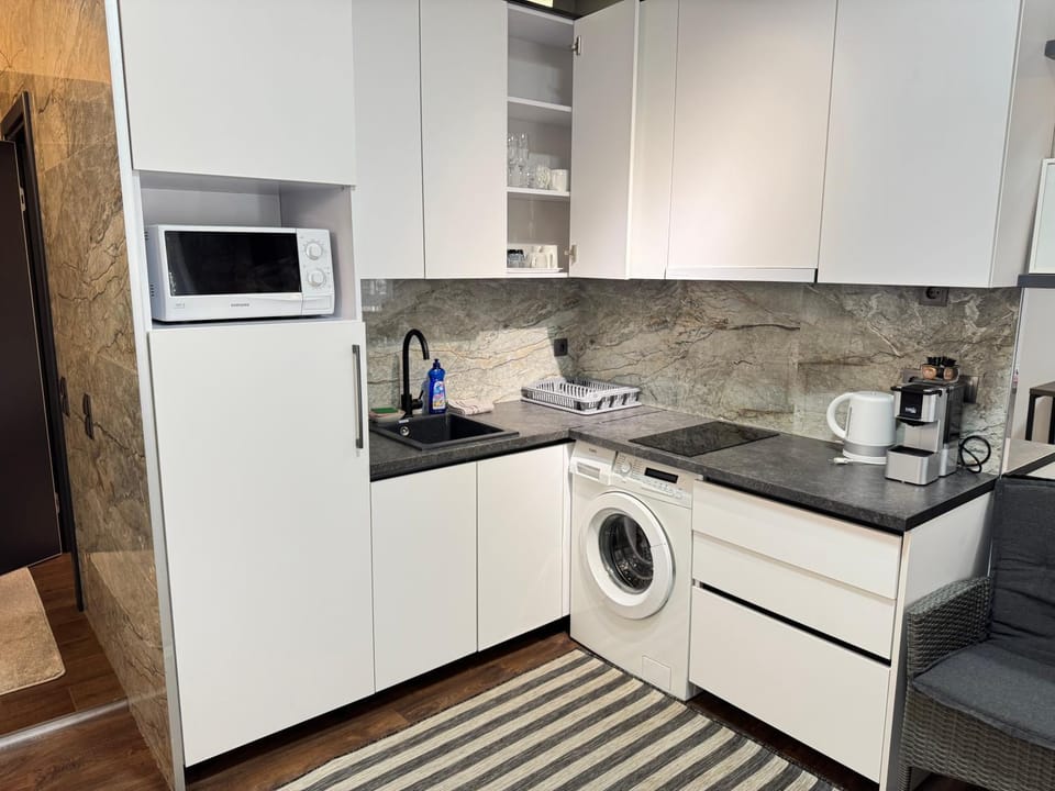 Coffee/tea facilities, Kitchen or kitchenette, washing machine