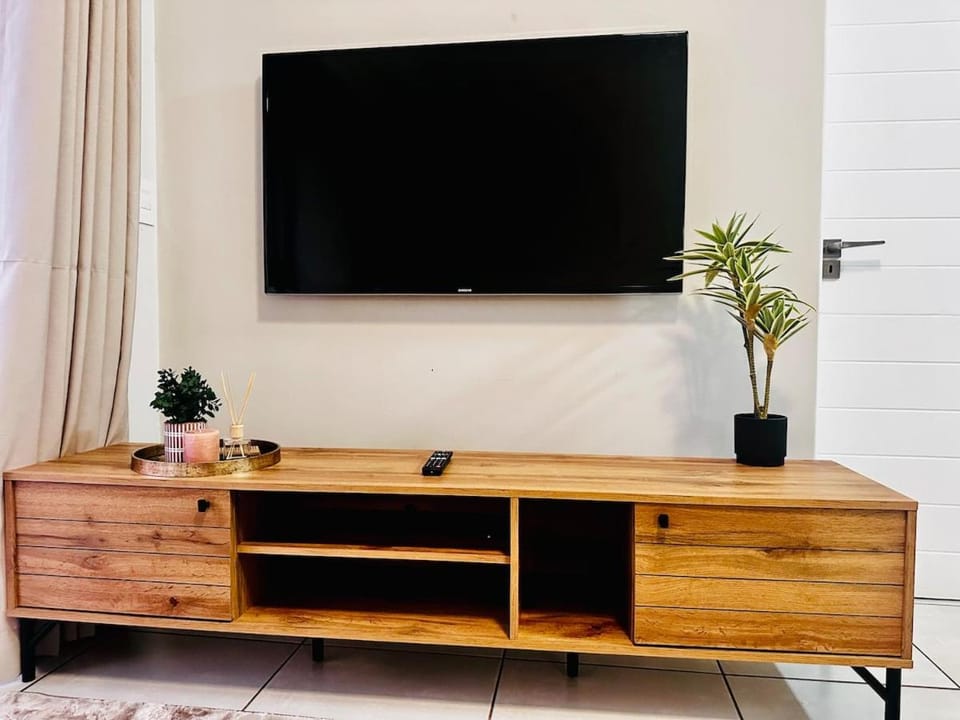 Beach-Style Modern Apt at The Blyde Apartment in Pretoria