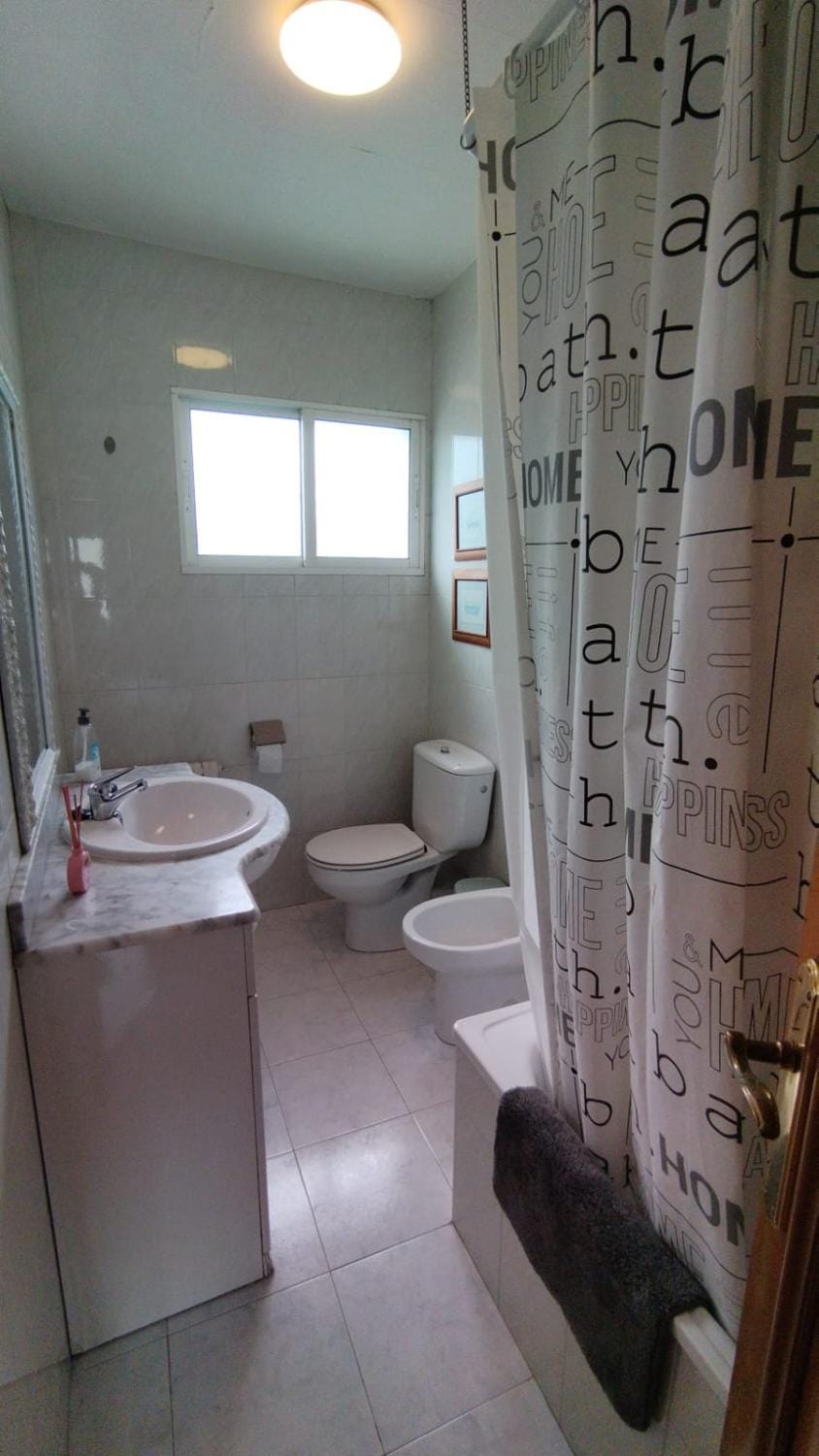 Toilet, Bath, towels