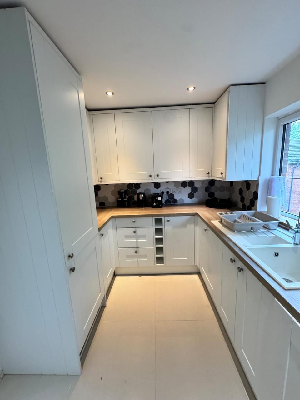 Kitchen or kitchenette, dishwasher