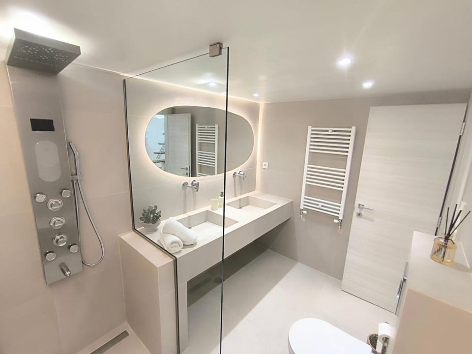 Shower, Bathroom