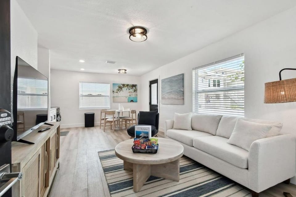 Treasure Island Escape Apartment in Madeira Beach
