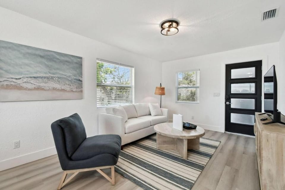 Treasure Island Escape Apartment in Madeira Beach