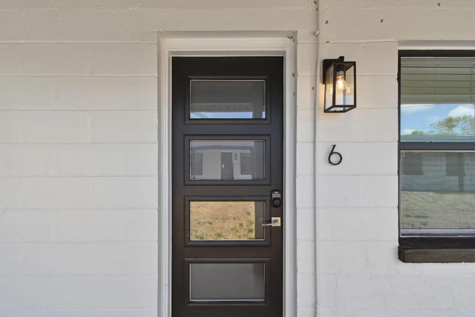 Newly Renovated Treasure Island Getaway Apartment in Madeira Beach
