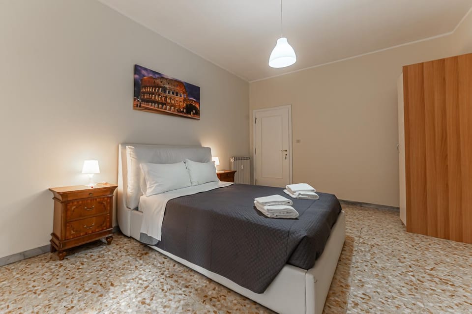 Bed, Photo of the whole room, Bedroom, towels, wardrobe