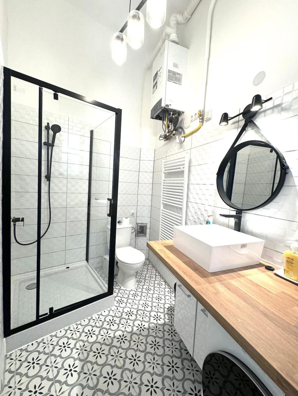 V1 Central Riverfront Apartment 2 BDRM Apartment in Budapest