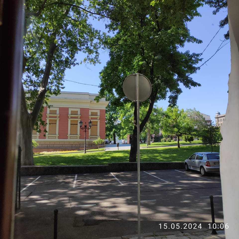 Day, Neighbourhood, Street view, Location, Parking