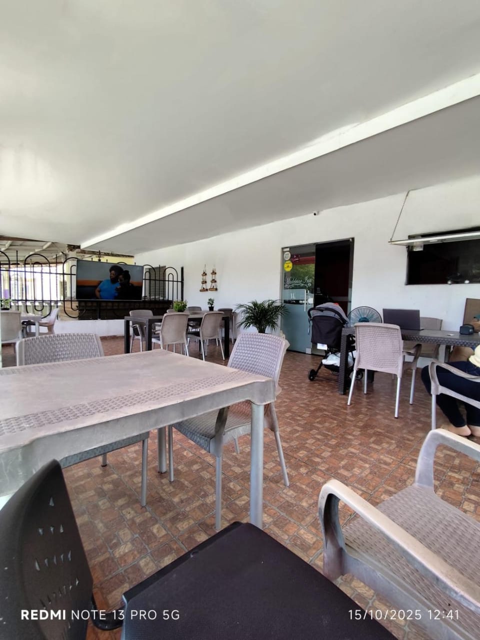 Communal lounge/ TV room