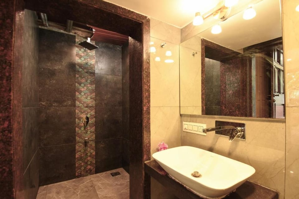 7BHK Pool House by VLove Homes Villa in Lonavla