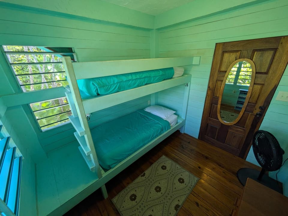 Bed, Bedroom, bunk bed