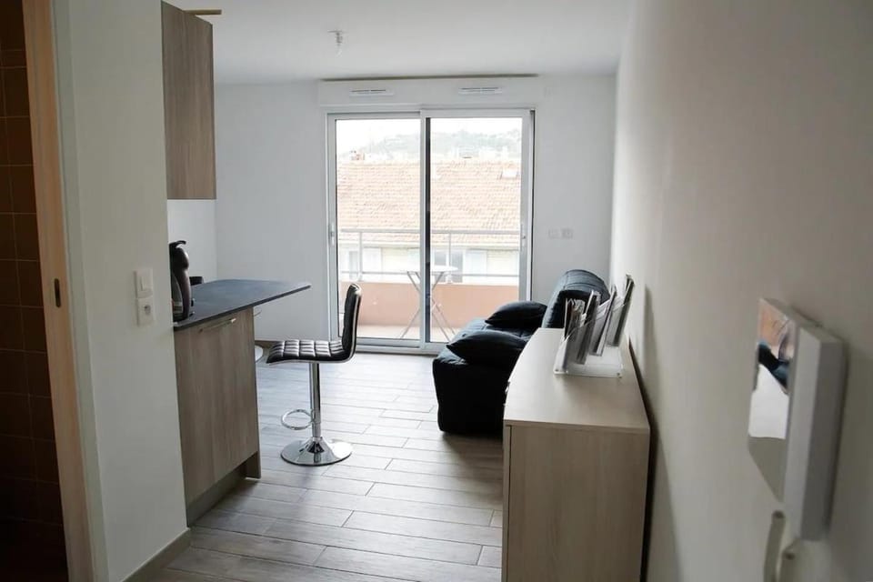 Studio climatisé au calme, mezzanine et balcon Apartment in Nice