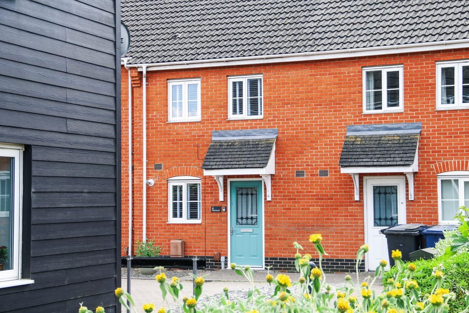 Stylish 2 Bedroom Property House in Bury Saint Edmunds