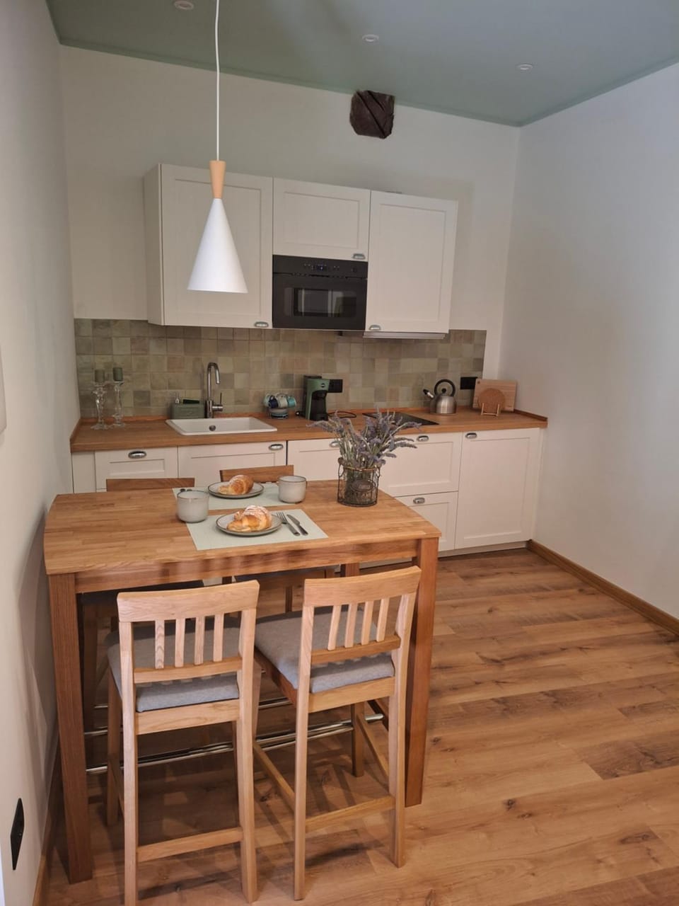 Dining area, Internal: Not applicable to any particular room