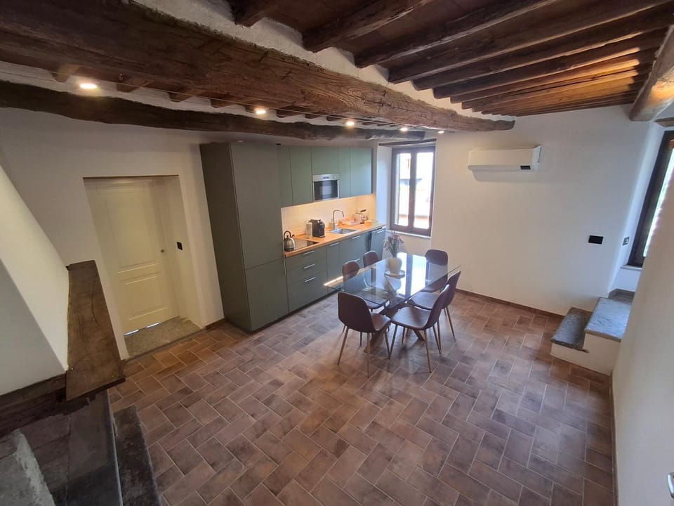 Kitchen or kitchenette, Breakfast