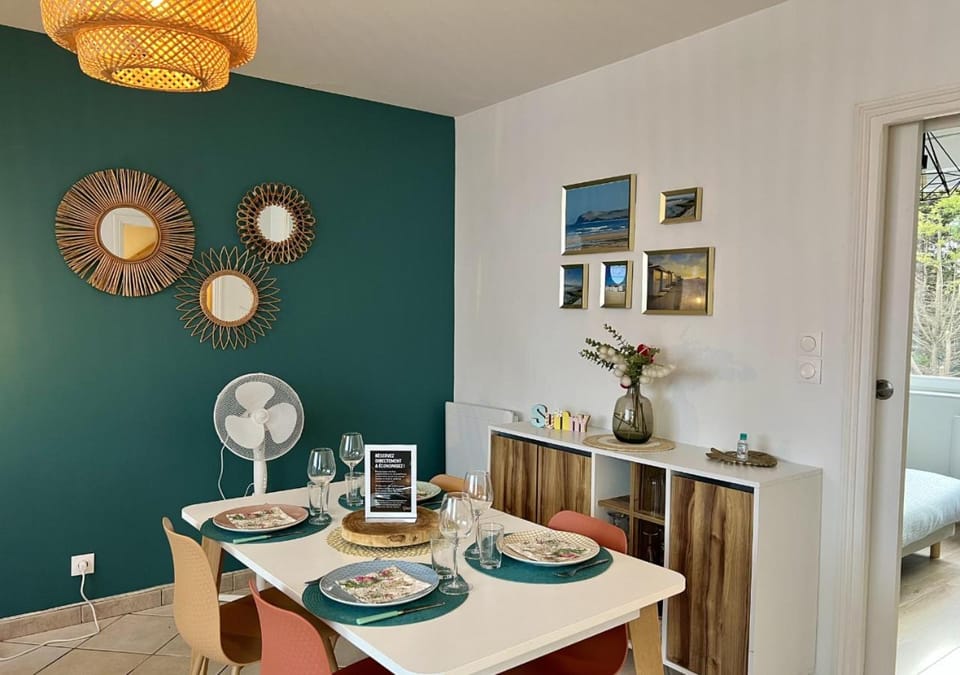 Decorative detail, Dining area