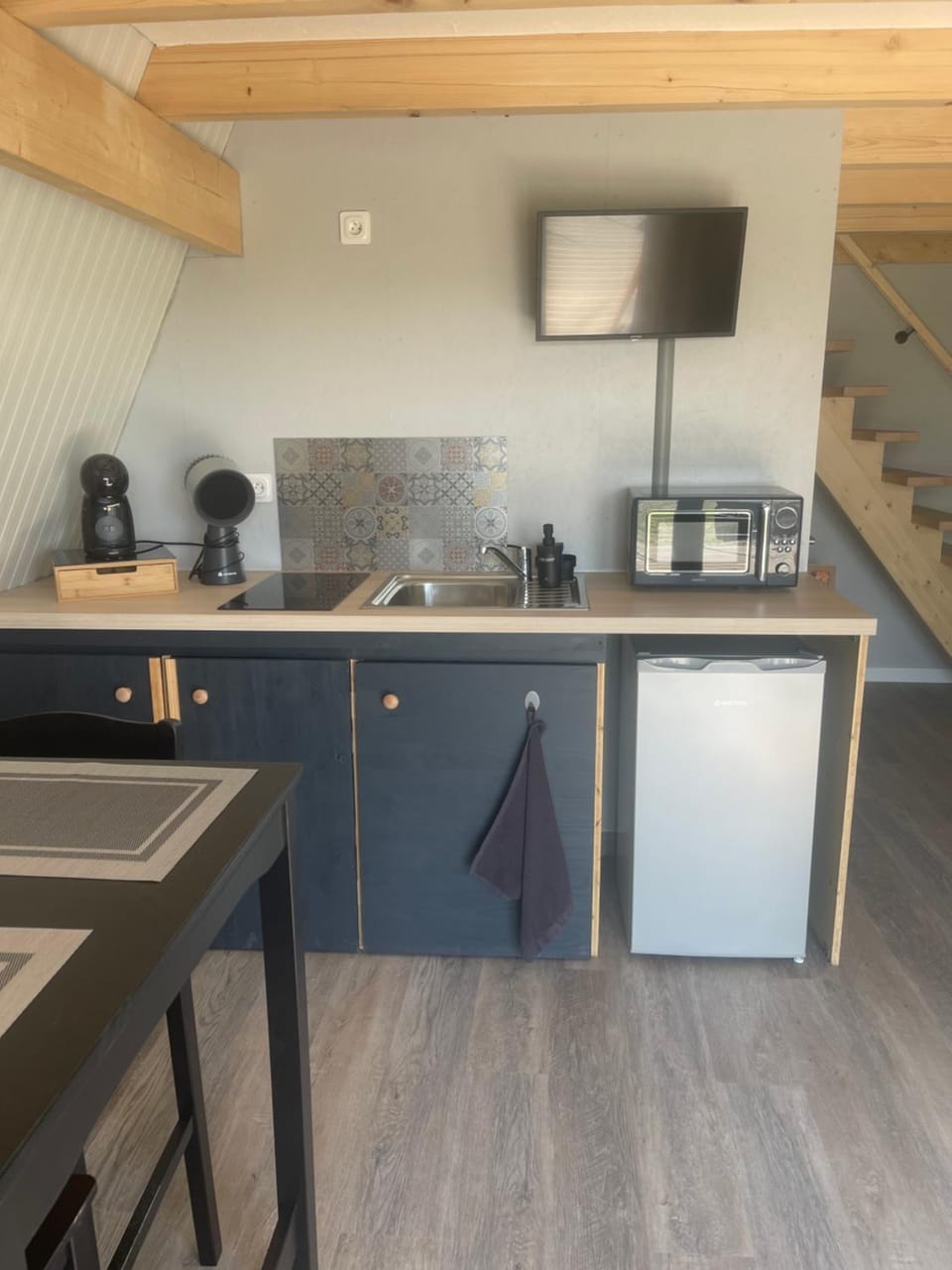 Kitchen or kitchenette, stove