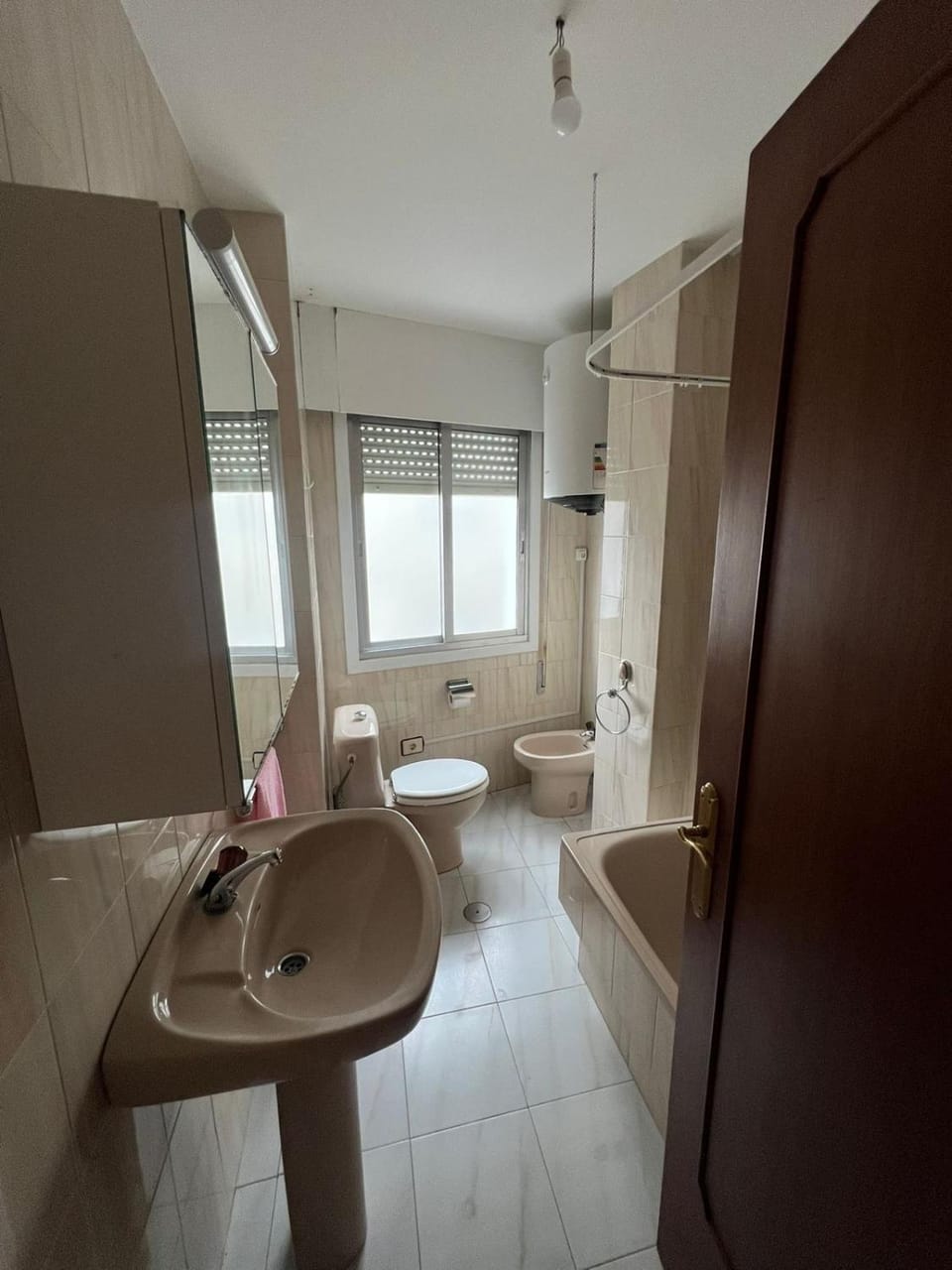 Toilet, Bathroom, Bath, bidet, towels