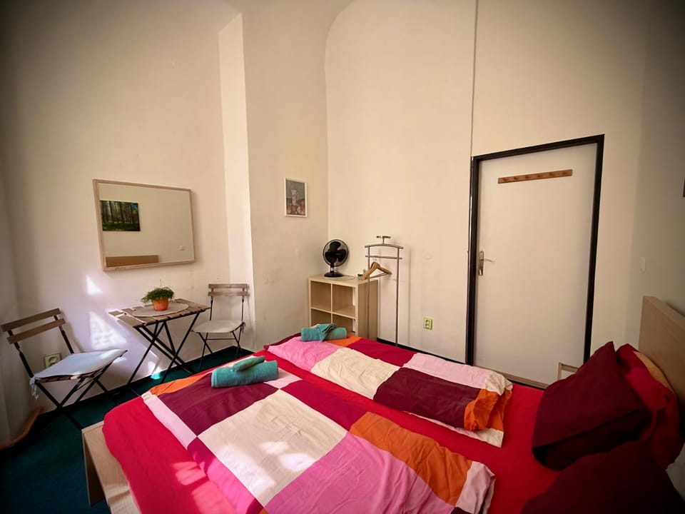 Charles bridge, Old town3 Min walk Private Room H Vacation rental in Prague